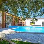 Olea Histria بيت للعطل