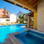Olea Histria بيت للعطل بوريتش